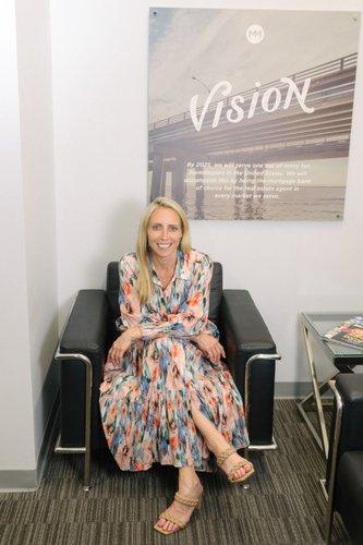 mobile - carousel-hero-element image-7