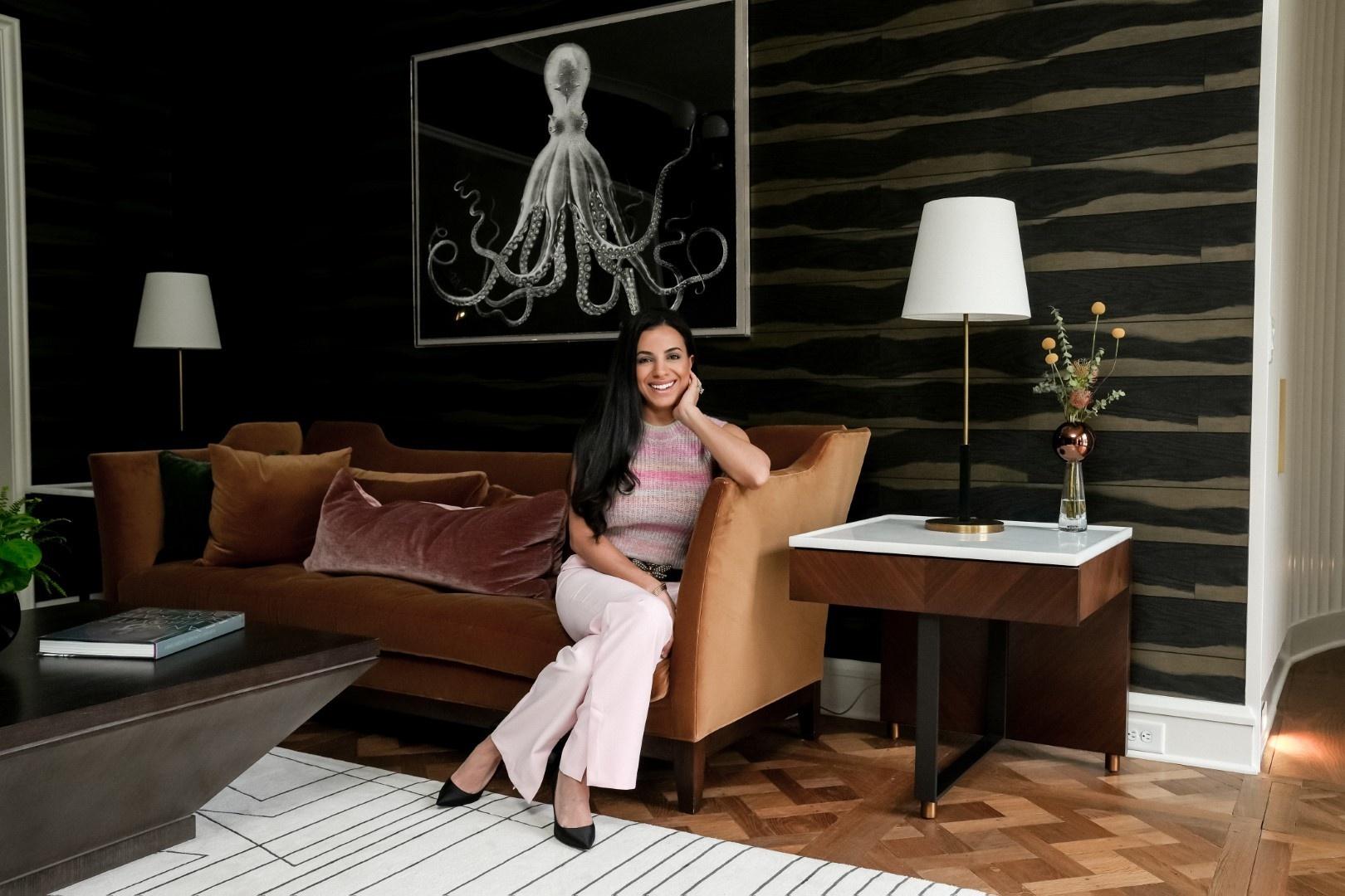 carousel-hero-element image-0