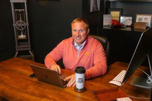 mobile - carousel-hero-element image-0