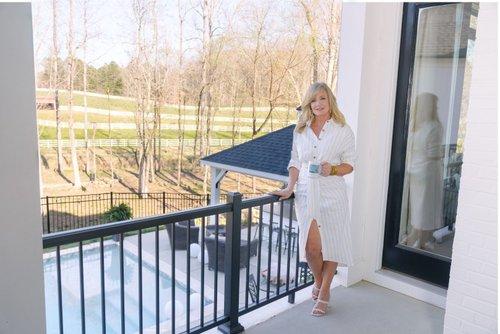 mobile - carousel-hero-element image-4